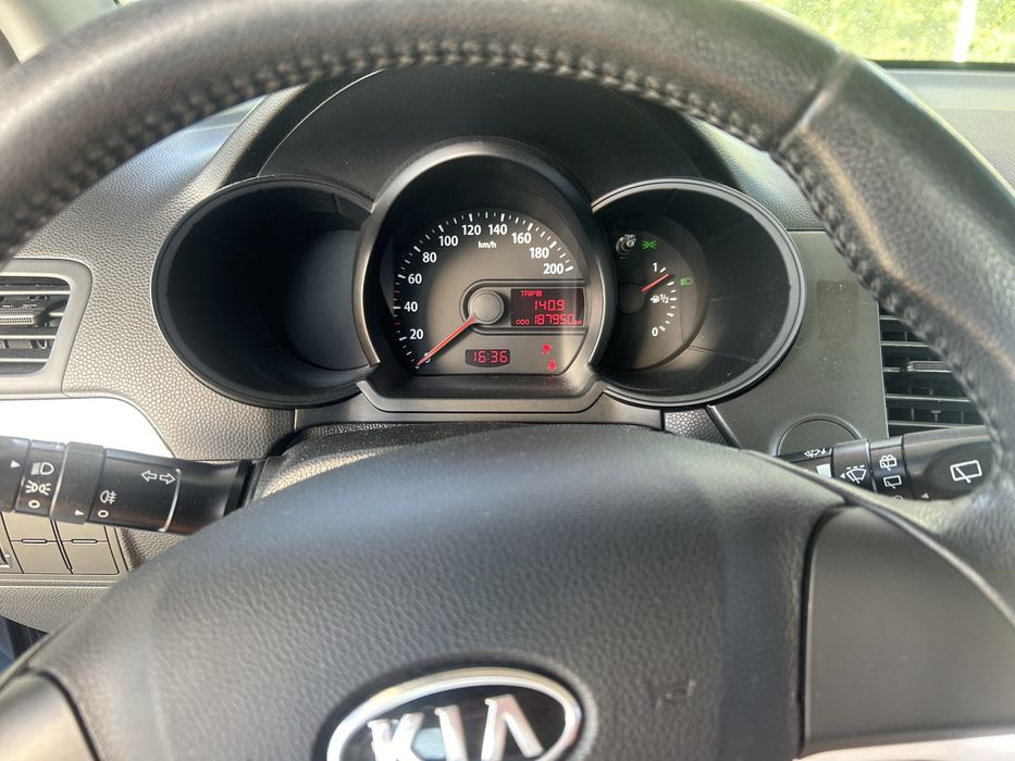 Kia picanto 2012 super stan lpg