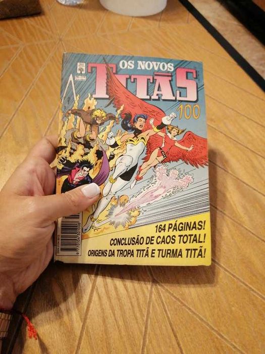 Banda desenhada Titãs
Edição 164 páginas