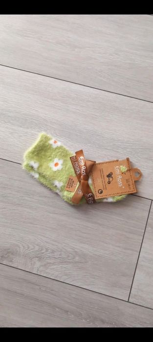 Cieplutkie skarpety dla małej księżniczki