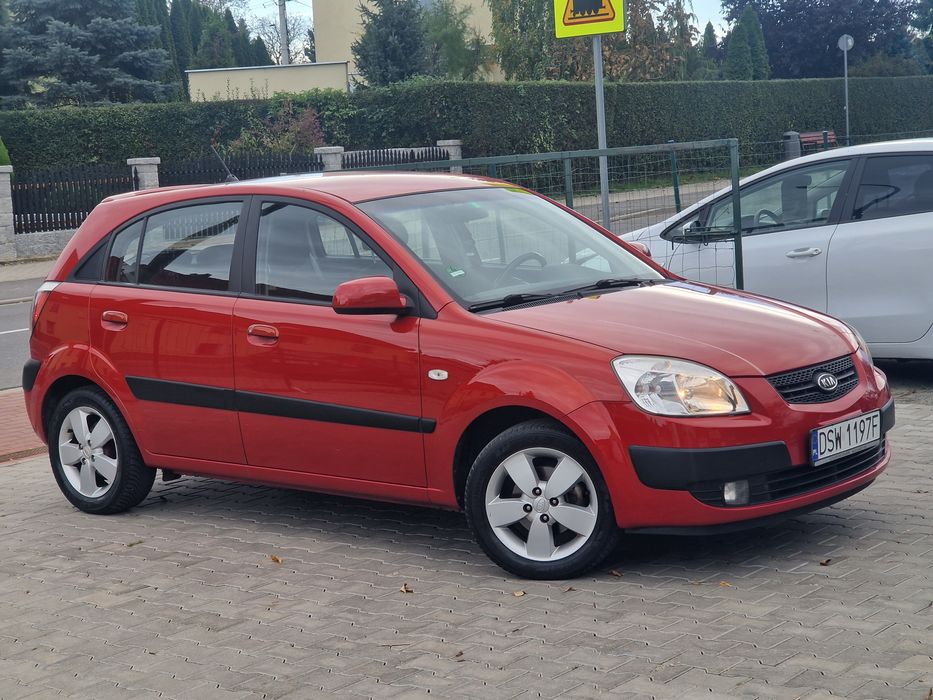 Kia Rio 1.4 Benzyna Alufelgi Czujniki parkowania Mały przebieg bdb sta