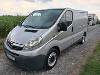 Opel Vivaro 2.0 2010r klimatyzacja
