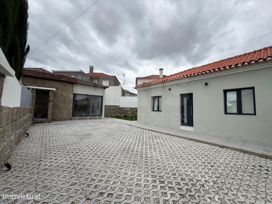 Moradia T2 com Jardim e Anexo | Santo Tirso