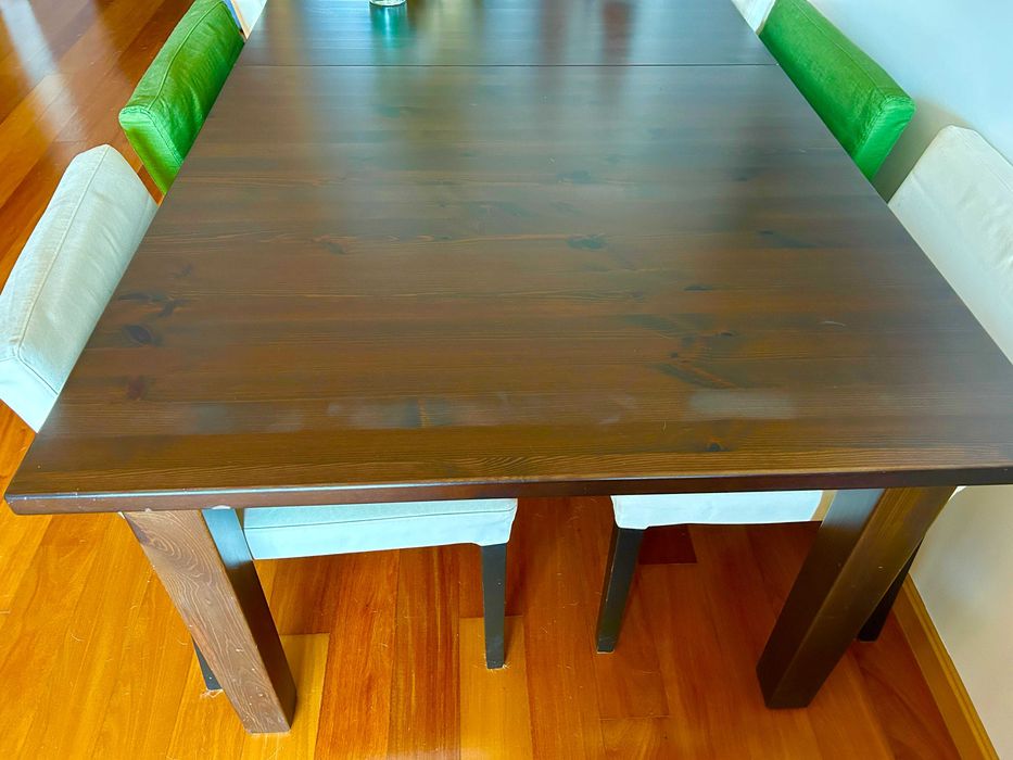 Lote de cadeiras (6) com capas incluídas