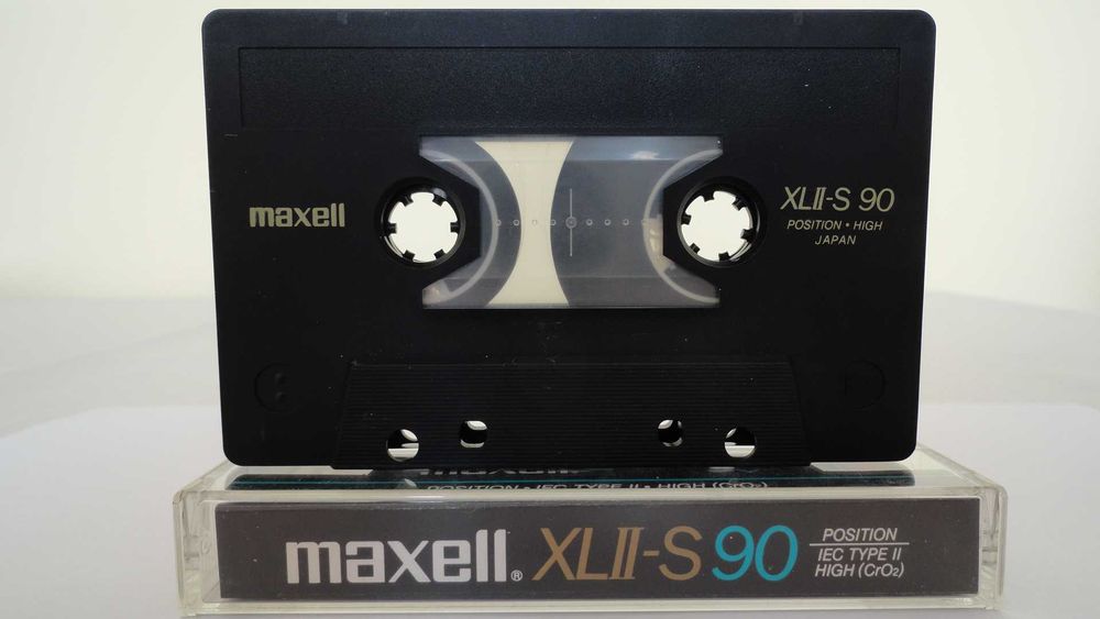 Kaseta magnetofonowa Maxell XL II-S 90. Made in Japan.