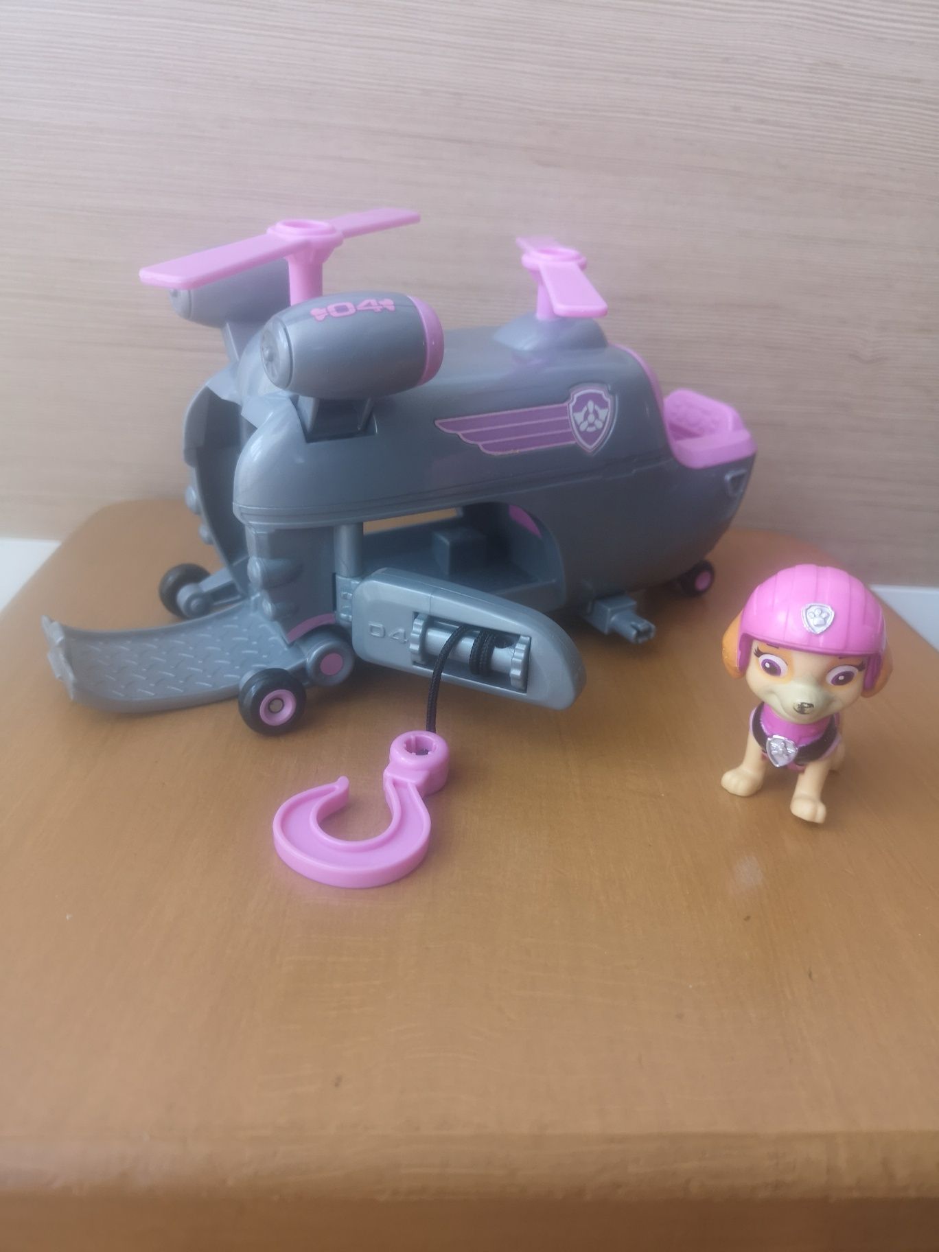 Psi patrol pojazd Skye z figurką