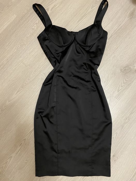 Вечірня сукня, чорна