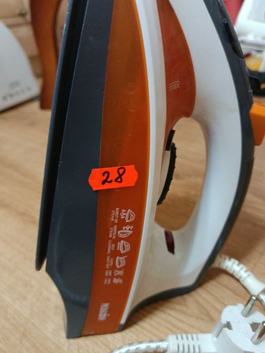 Продаю утюг " MAGIO MG-134 " 2-2,4квт