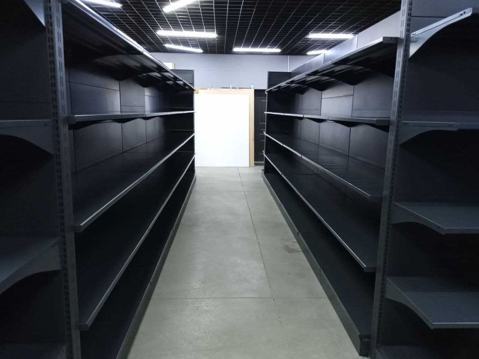 Торгове обладнання для магазину в наявності графітового кольору полиці