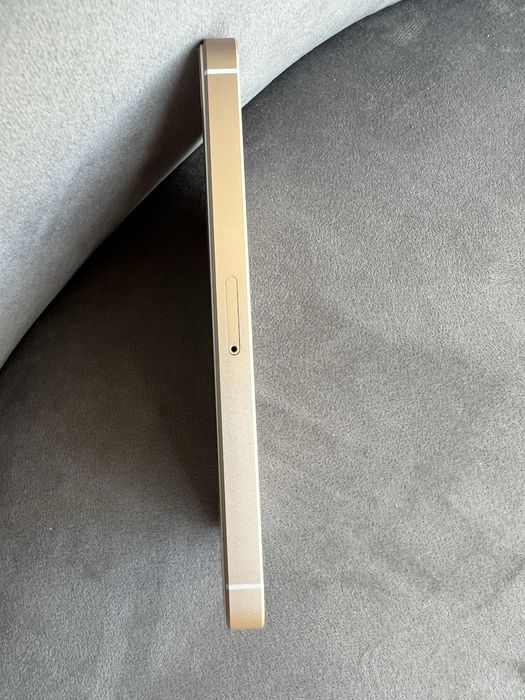 iPhone SE (model A1723) - używany, dobry stan, gwarancja satysfakcji!