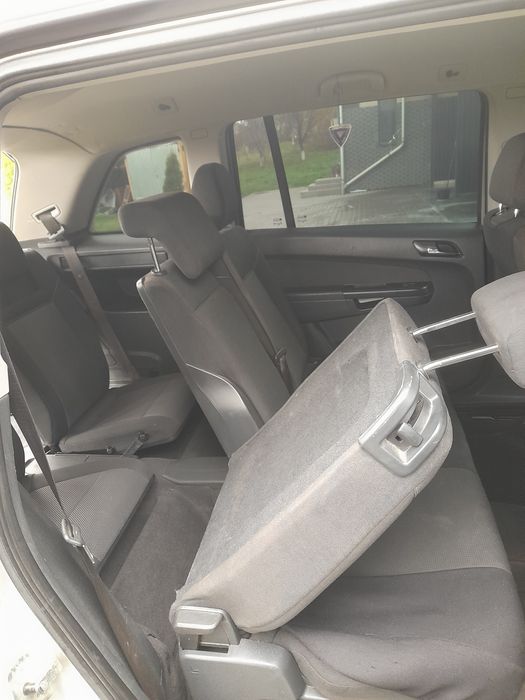 Opel  Zafira b 1.7 2010