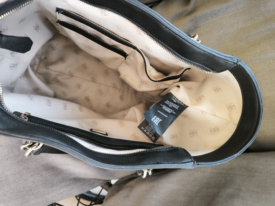 Mala Guess em bom estado