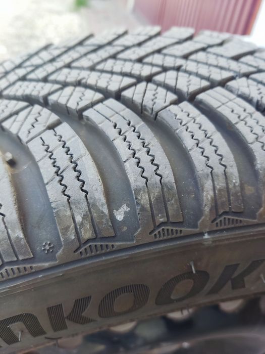 Sprzedam zimowe opony z felgami 205/55/R16 (komplet 4 szt),Super stan!