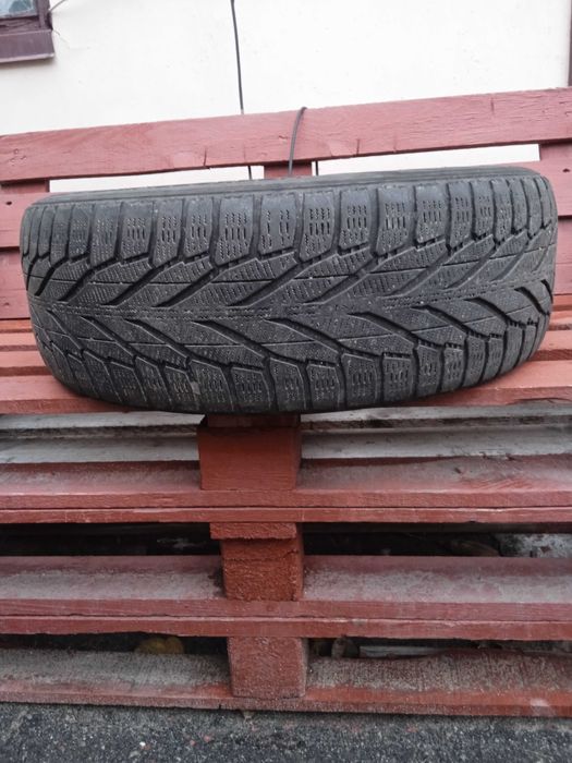 Резина Nokian 215 60 R17  1 шт.