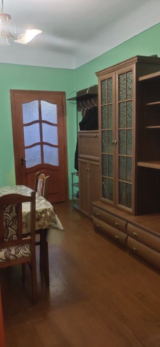 2 кімнати, двір на 2 авто, 2 конвектори.