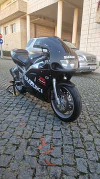 Suzuki gsxr 600 srad