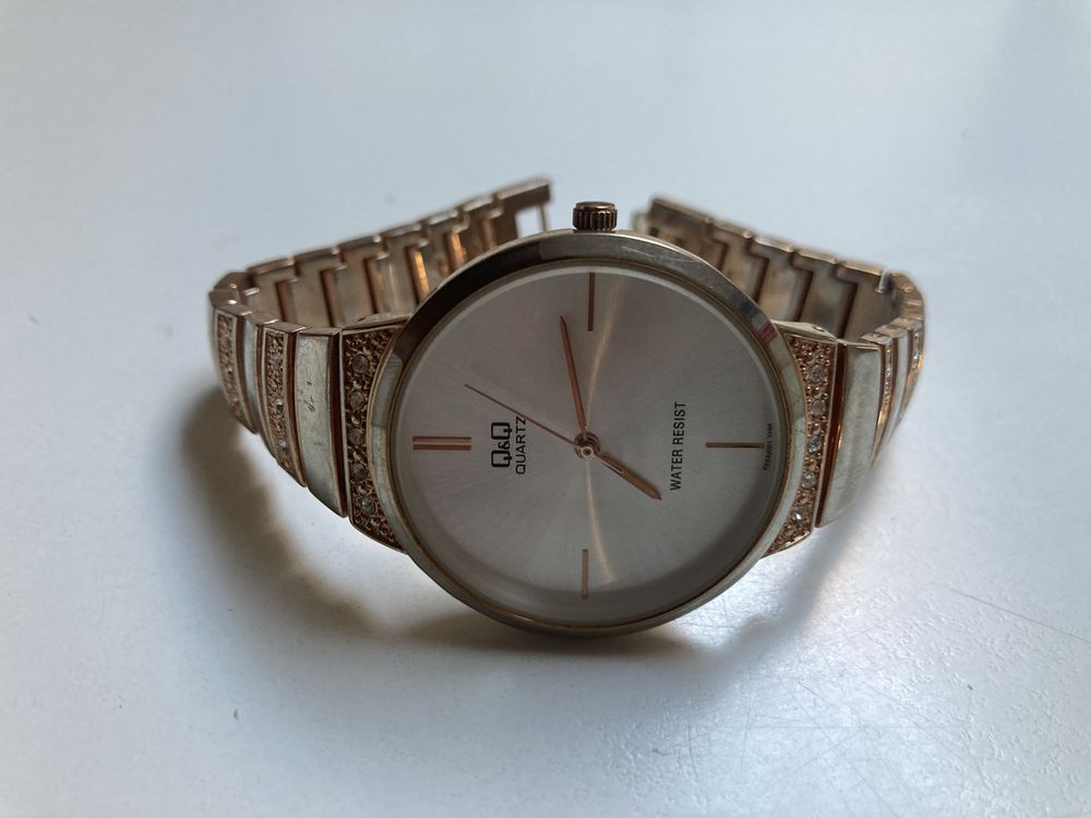 Zegarek damski Q&Q F553-010