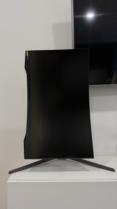 Игровой изогнутый монитор Samsung Odyssey G7 27” (C27G75TQSI)