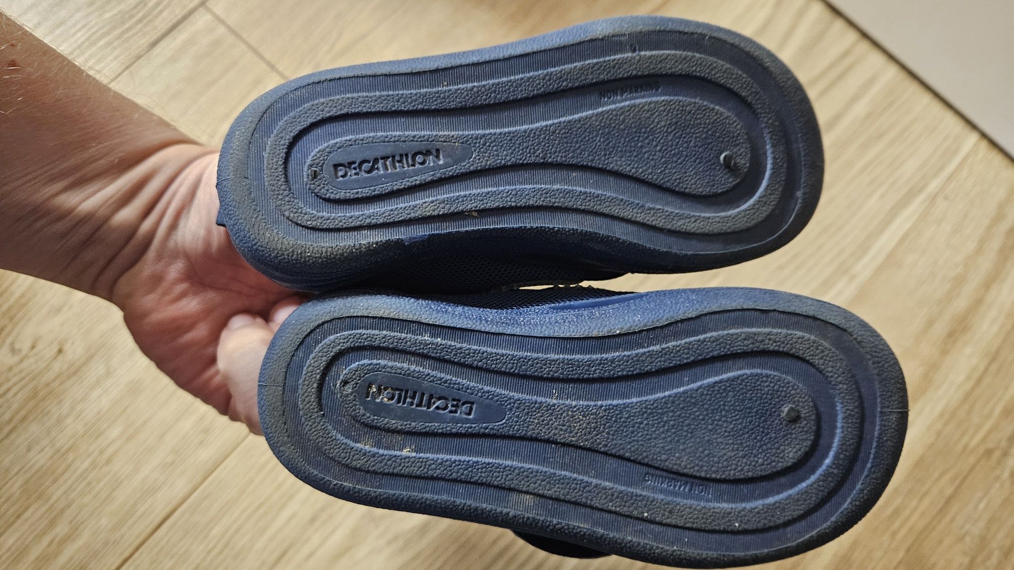 Kapcie buty decathlon r 24 wkładką 14.5 cm