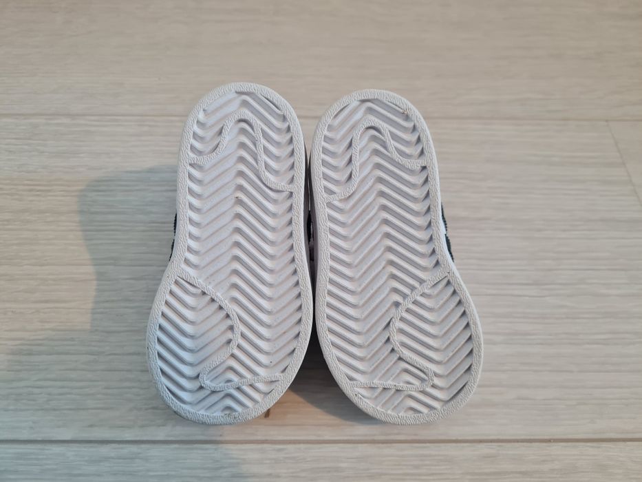 Ténis Adidas Superstar T19