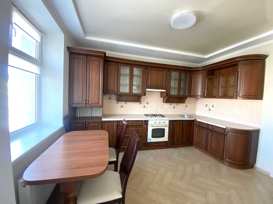 Справді Простора та Якісна Двушка В НБ біля Озера VS  ID: 39011