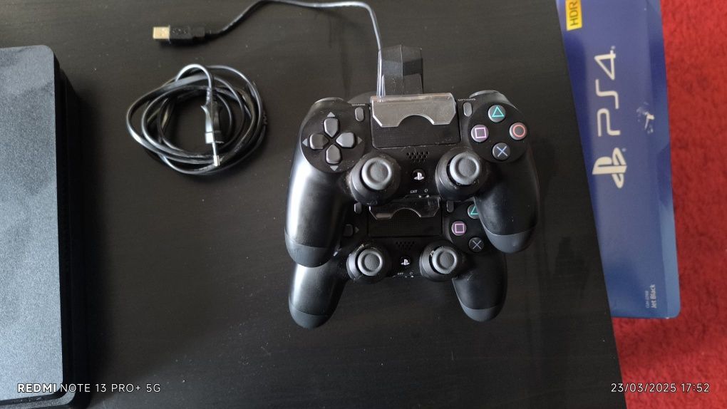 Play station 4 como nova.