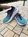 Saucony Endorphin Shift 3 r. 45 używane