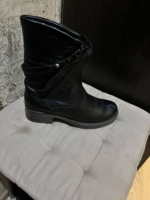 Ботинки полусапоги кожа черные