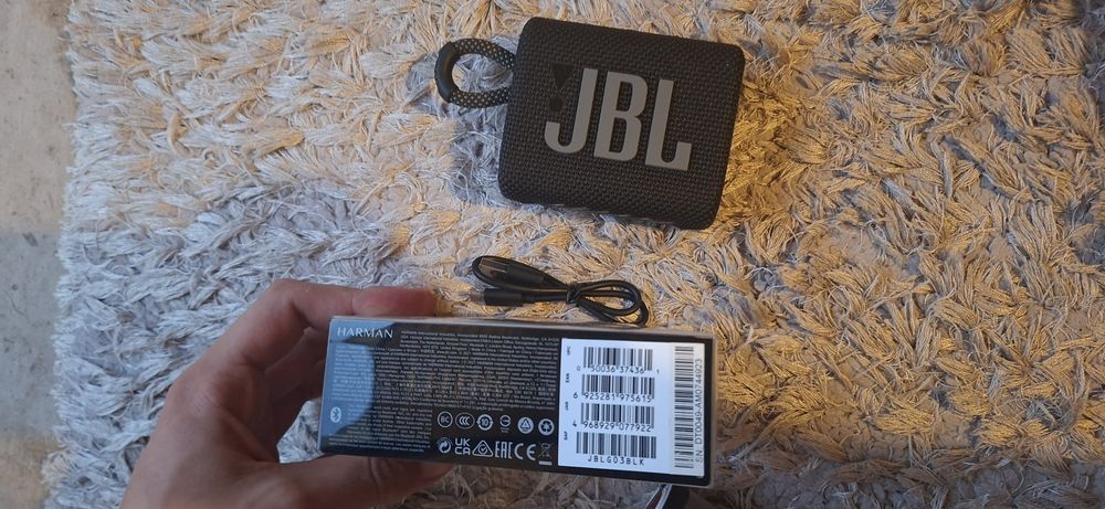 Coluna JBL go3  LER DESCRI