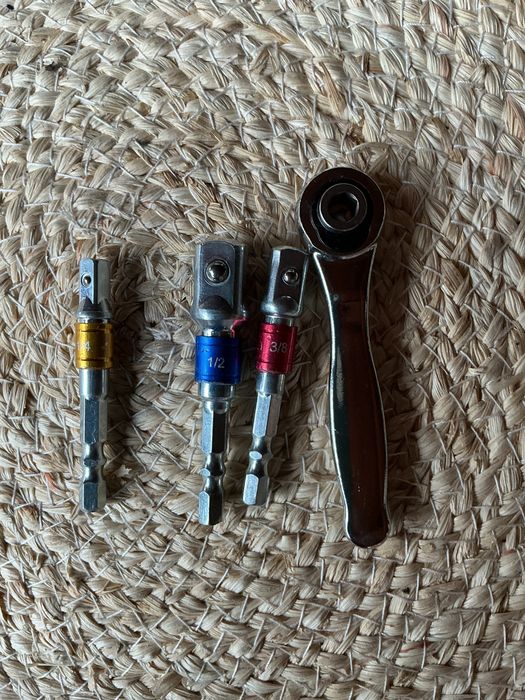 Високоякісний набір 4 пр трещотка 1/4 з перехідниками 1/4 3/8 1/2новий