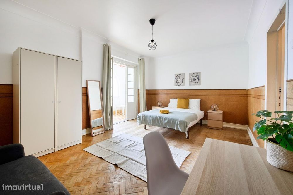 742840 - Quarto com cama de casal, com varanda...