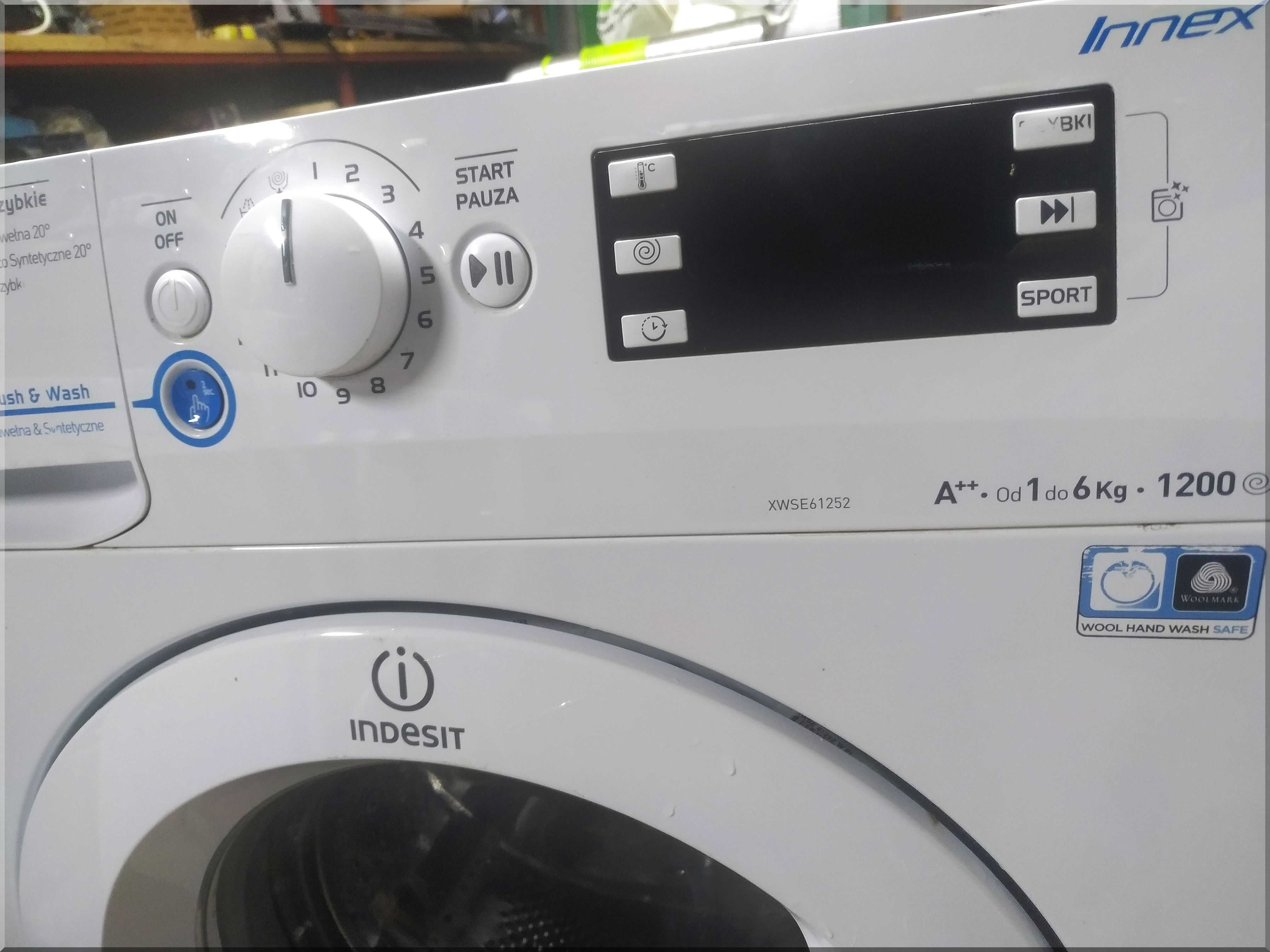 Pralka Indesit XWSE 61252 W PL w dobrym stanie