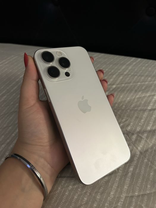 Iphone 15 pro max como novo