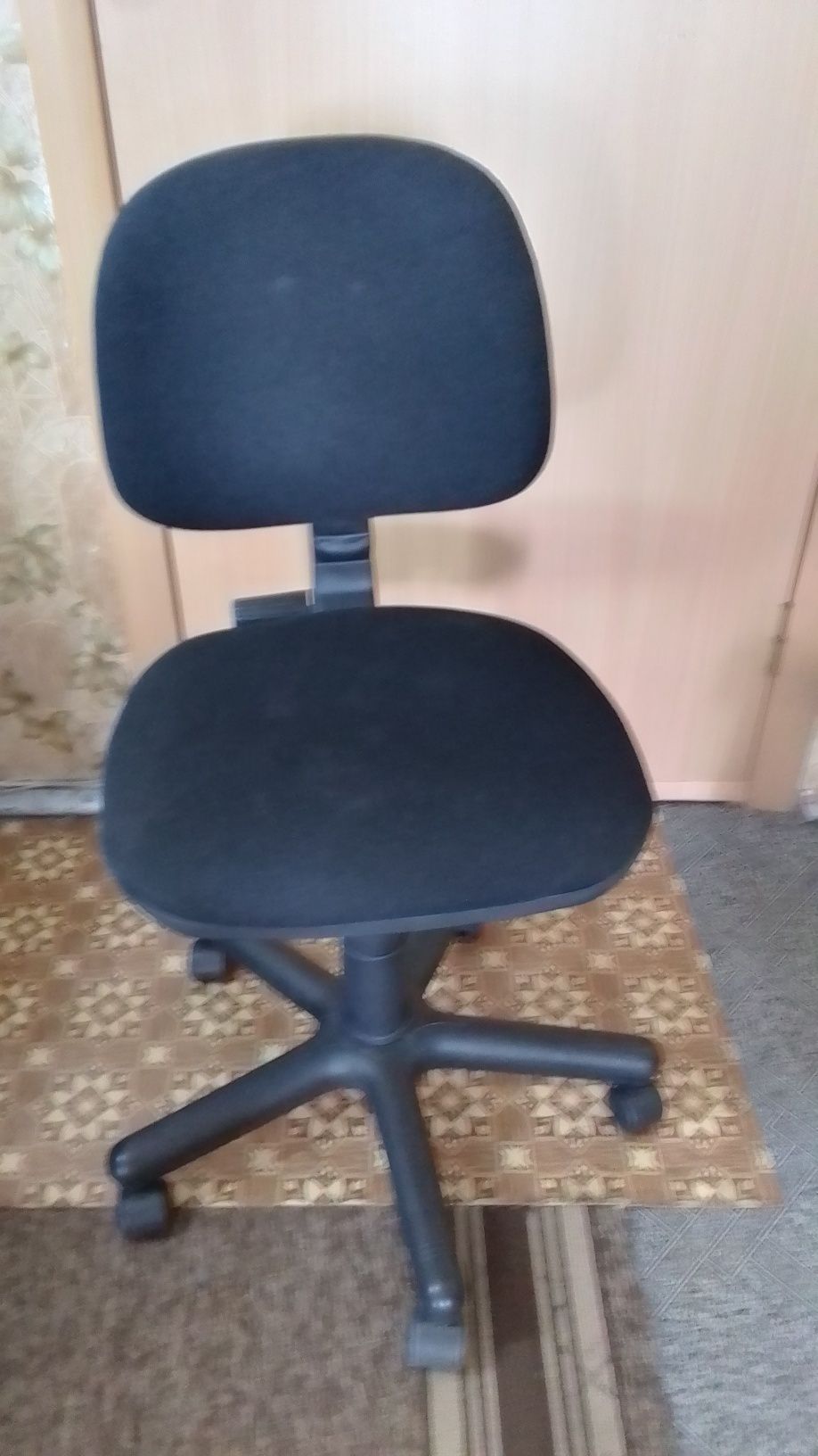 Офисное кресло б/у