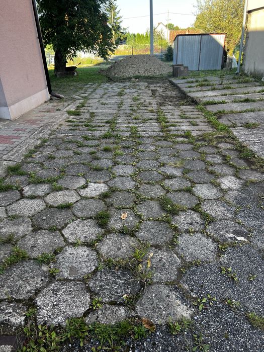 Gruz betonowy z placu oddam za darmo . Odbior wlasny