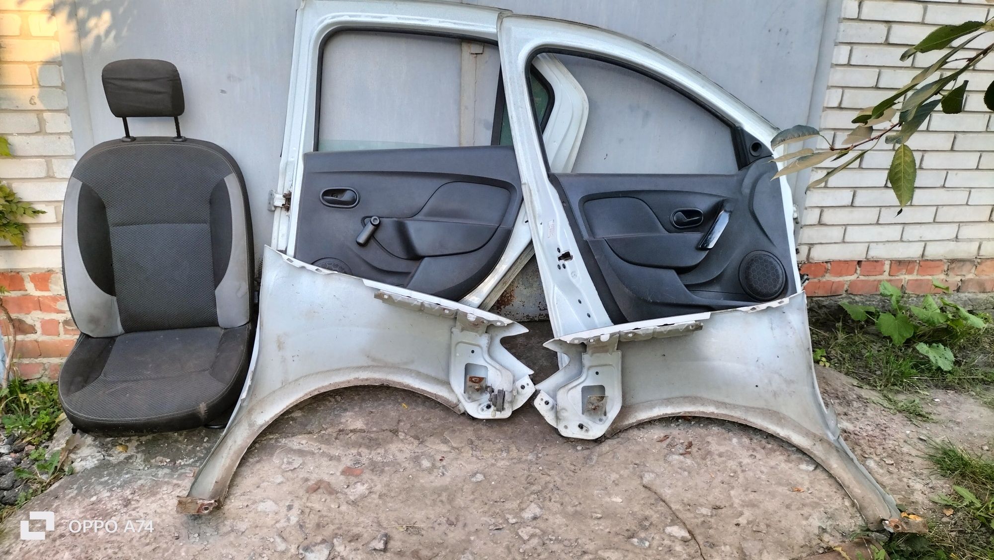 стартер,генератор,фара,ГУР,двер,капот,крило,рейка руль, renault logan2
