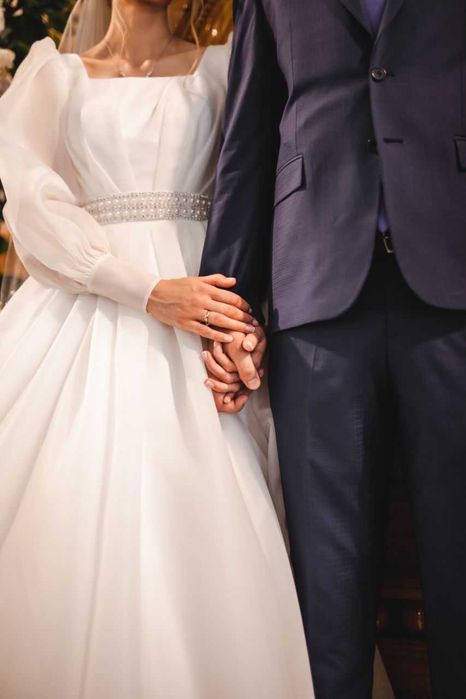 Весільна сукня в ідеальному стані