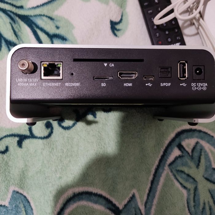 Супутниковий тюнер Amiko