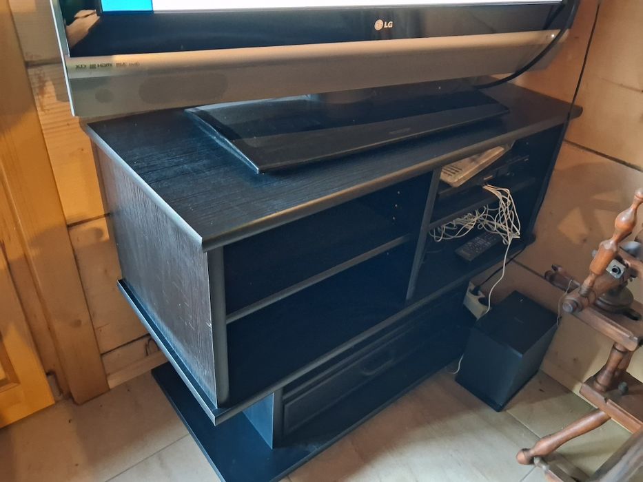 Meblościanka plus stolik  pod telewizor
