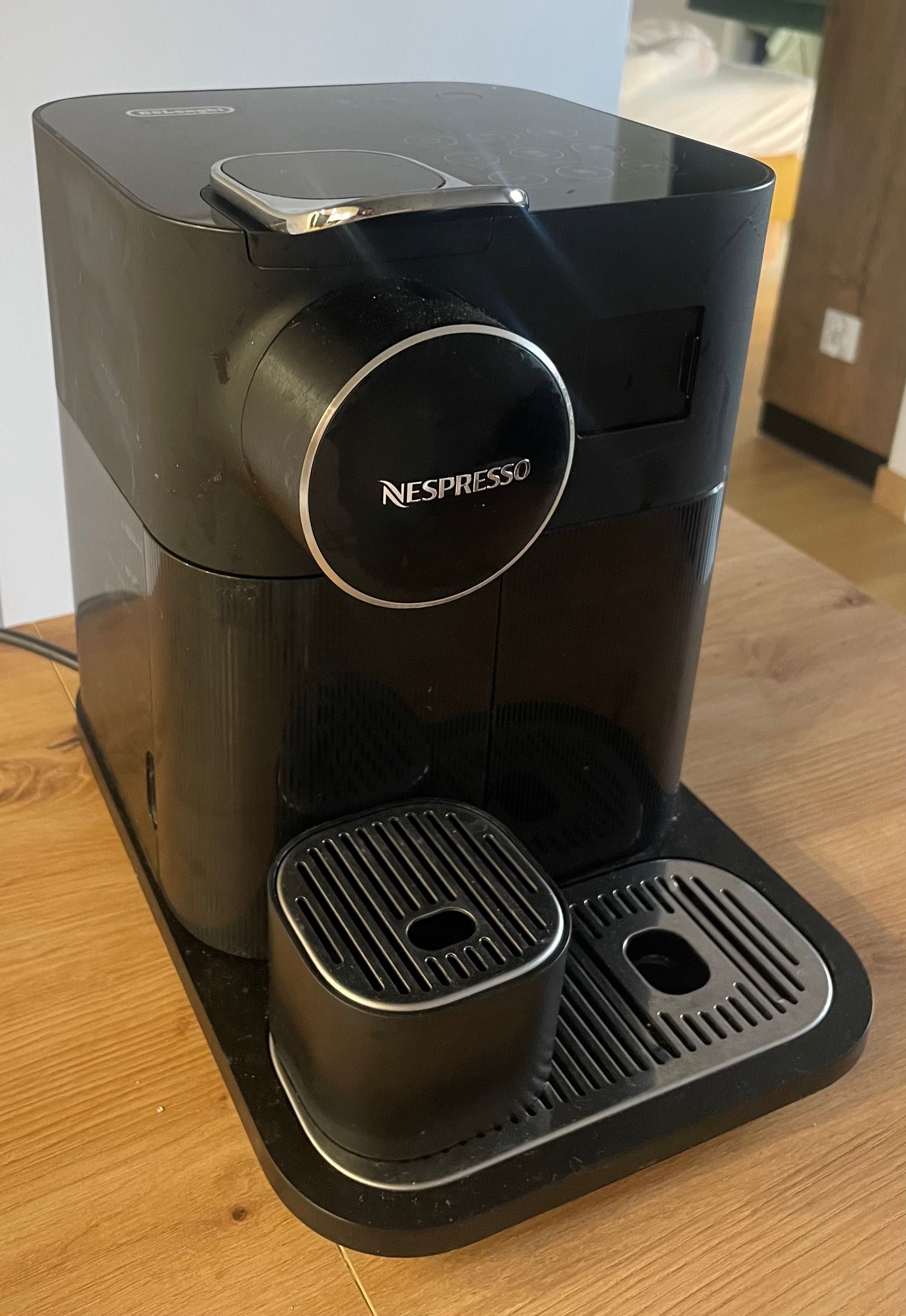 Ekspres DELONGHI Nespresso Lattissima One EN510.B Czarny