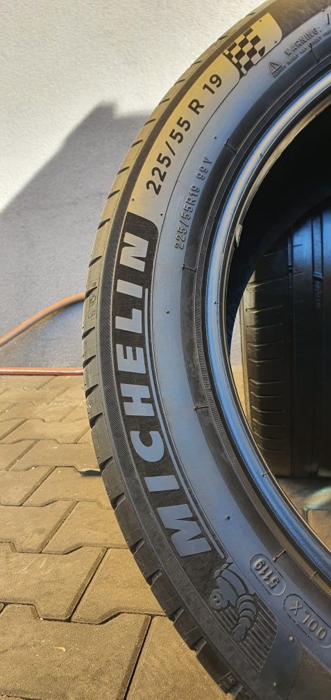 225/55/19 Michelin para