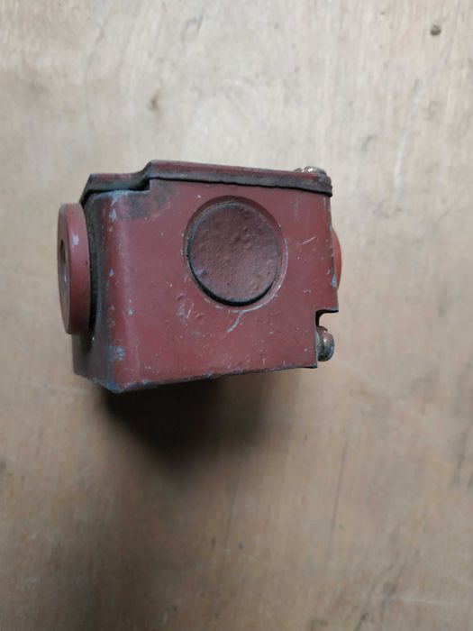 Розетка трифазна 10А 380 В ИЭ9901А-1 380В 10А концевик впк СРСР