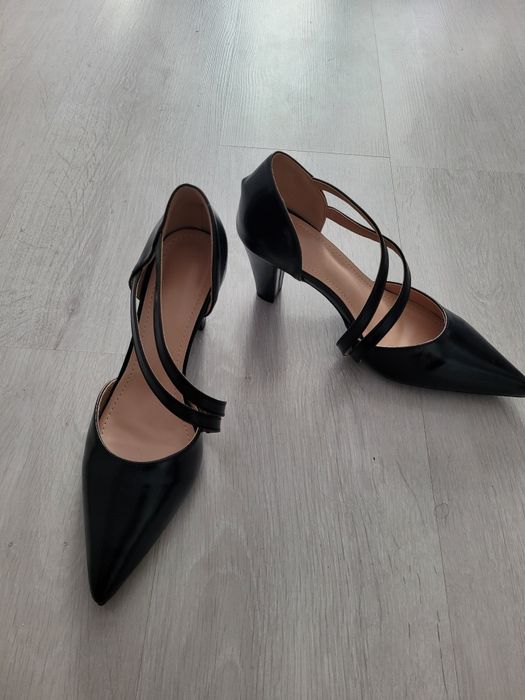 Czarne szpilki roz 38