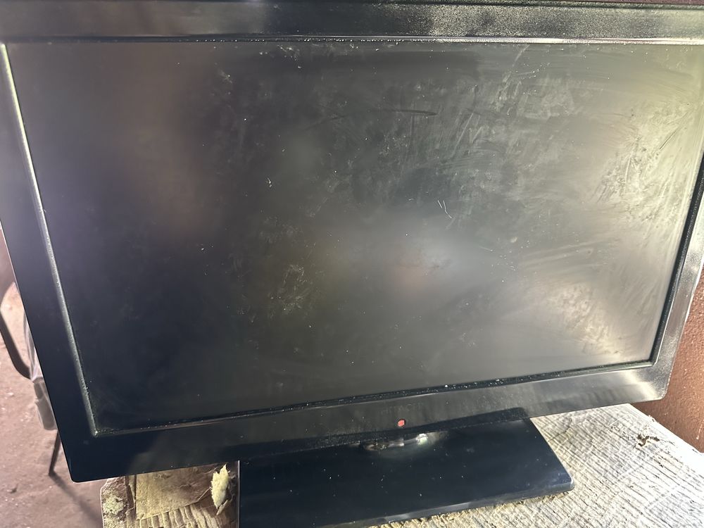 Tv Hitachi  Full HD 22 com avaria