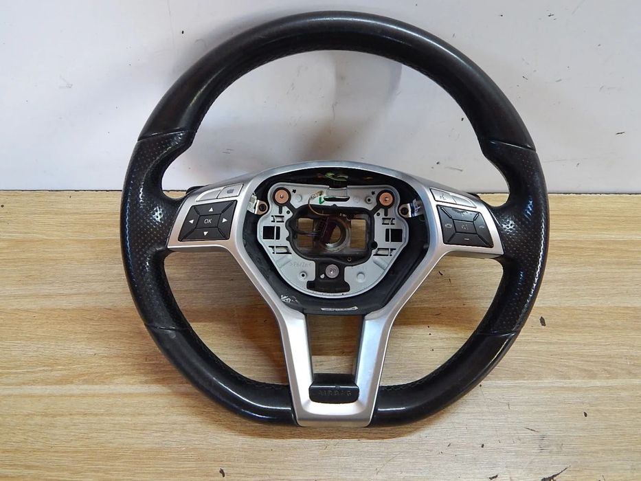 Kierownica skórzana AMG czarna Mercedes E klasa 212 W212 Lift w204 w207 08-16 Łuków części