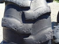 Opona 16.9-28 CATERPILLAR HEAVY Duty R-4 ( 800 netto)