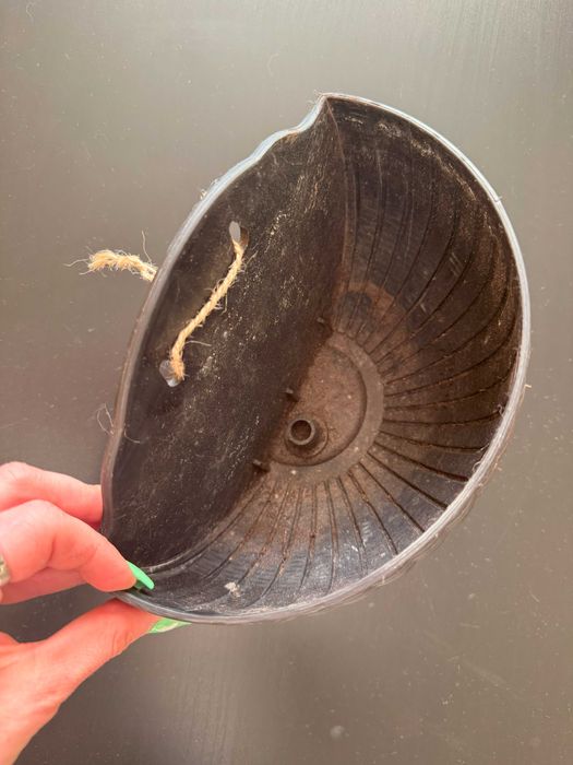 Doniczki rattanowe, czarne, balkonowe, półokrągłe, wiszące, stojące