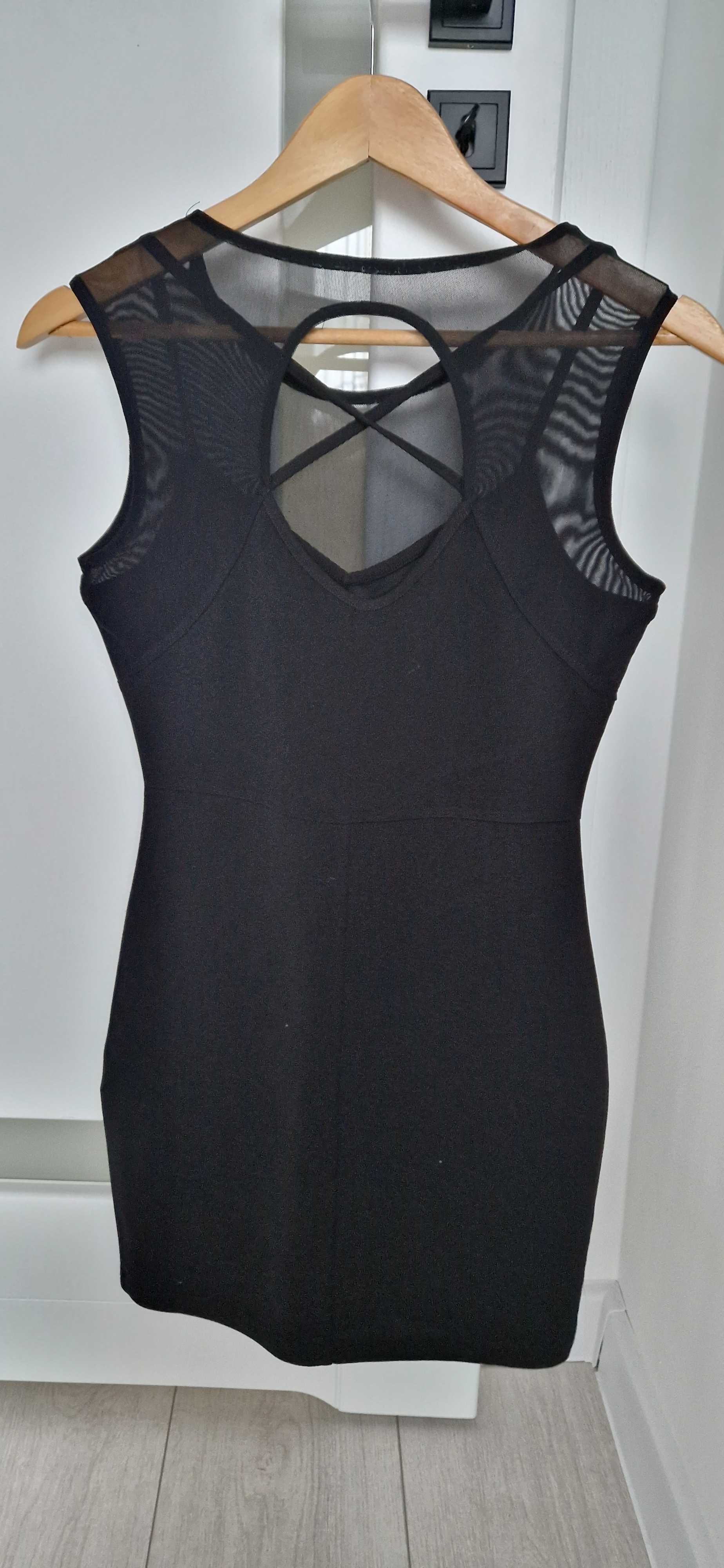 Czarna sukienka cropp rozmiar S