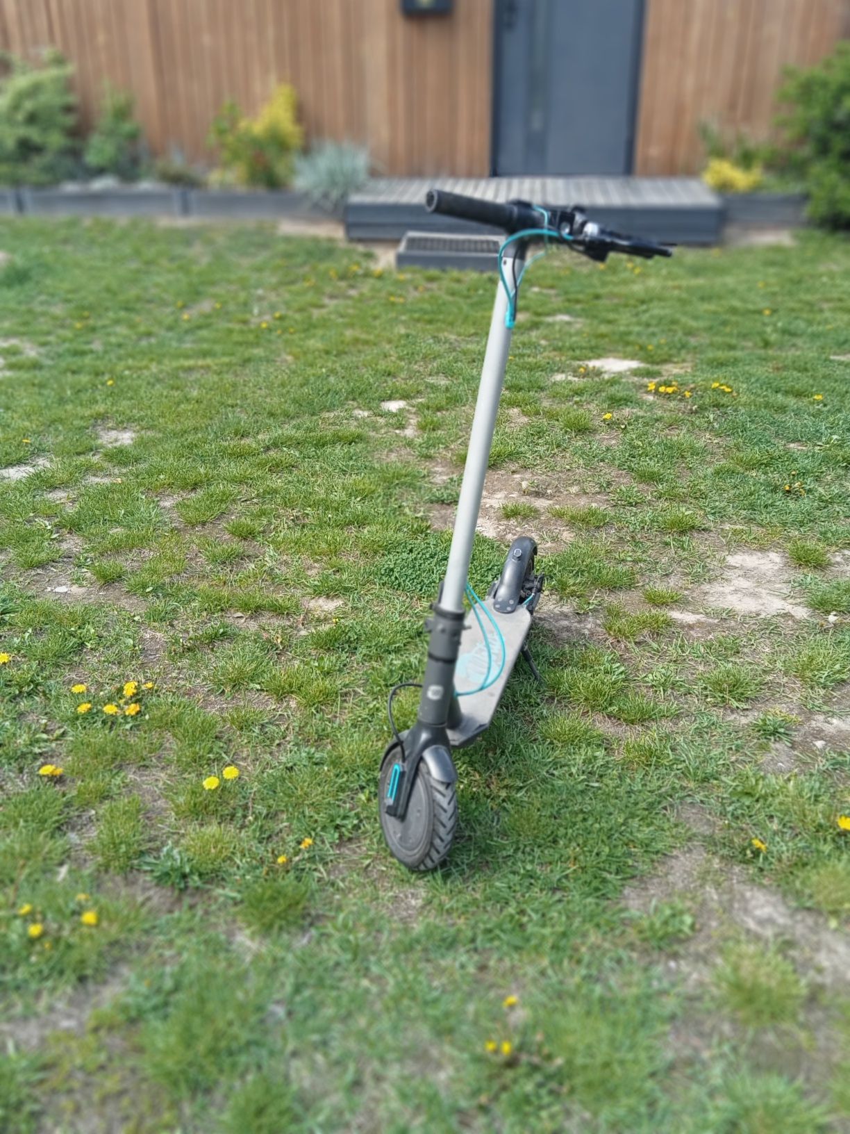 Motus Scooty 10 Lite – hulajnoga elektryczna | szaro-niebieska | 350W
