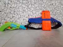 Pasek z amunicją i pistolet NERF