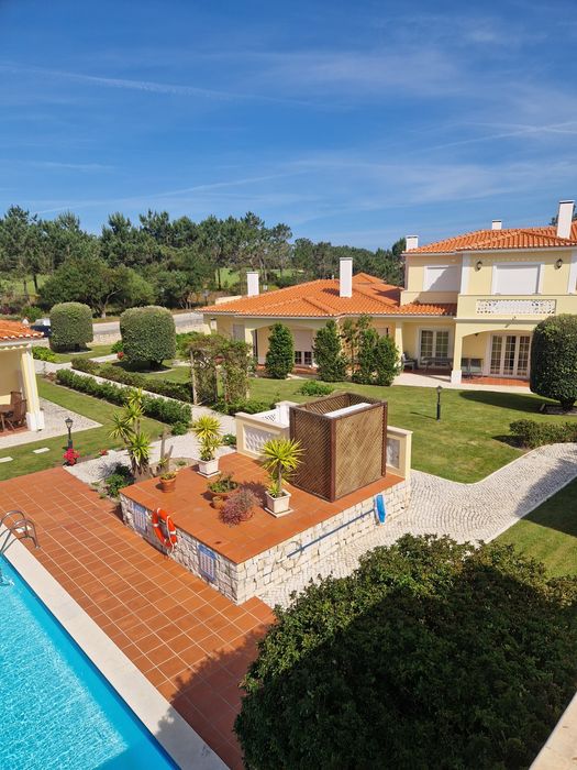 Arrenda-se andar moradia Praia del Rey. House for rent Praia del Rey